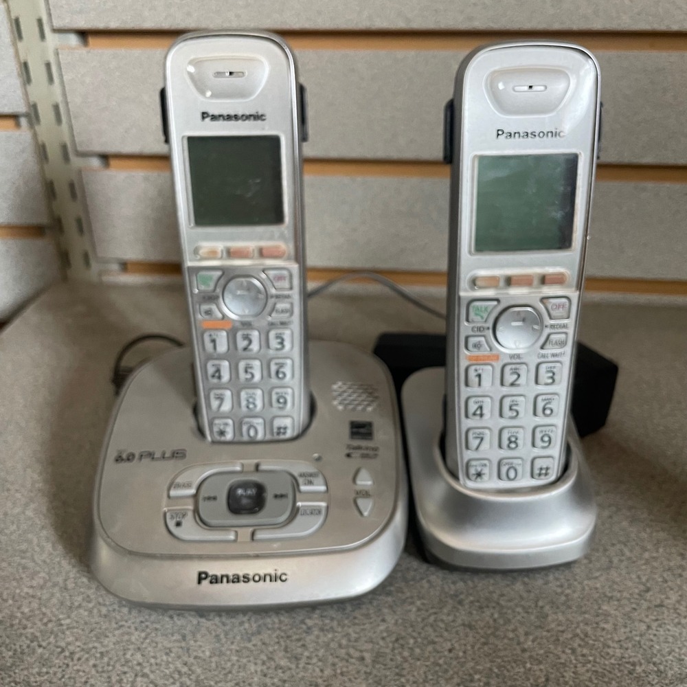 Panasonic KX-TG4031 DECT 6.0 Plus Cordless Phone 2 Handsets Answering Machine